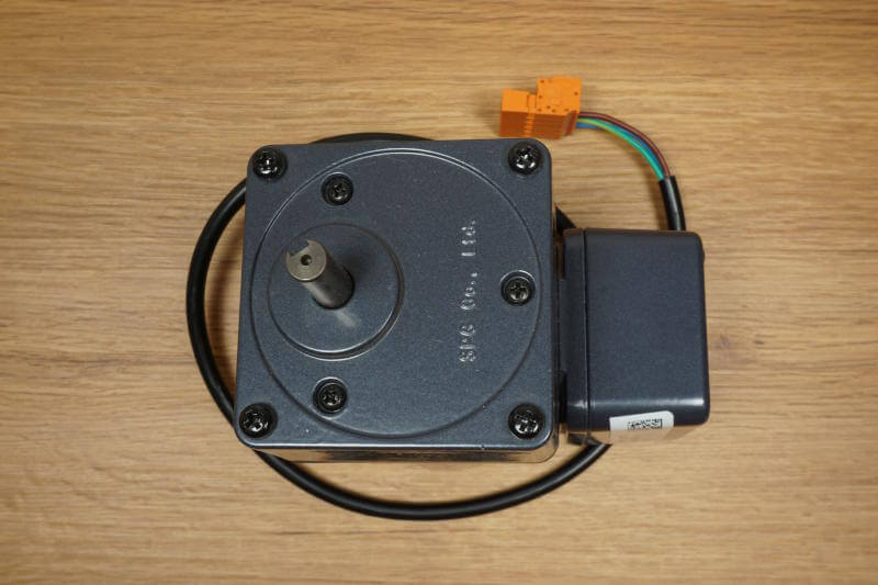 Antriebsmotor Zwischenbehälter