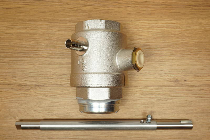 Kugelhahn mit Führung und Welle